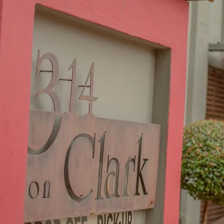 314 On Clark Guest House Pretoria-Noord Kültér fotó